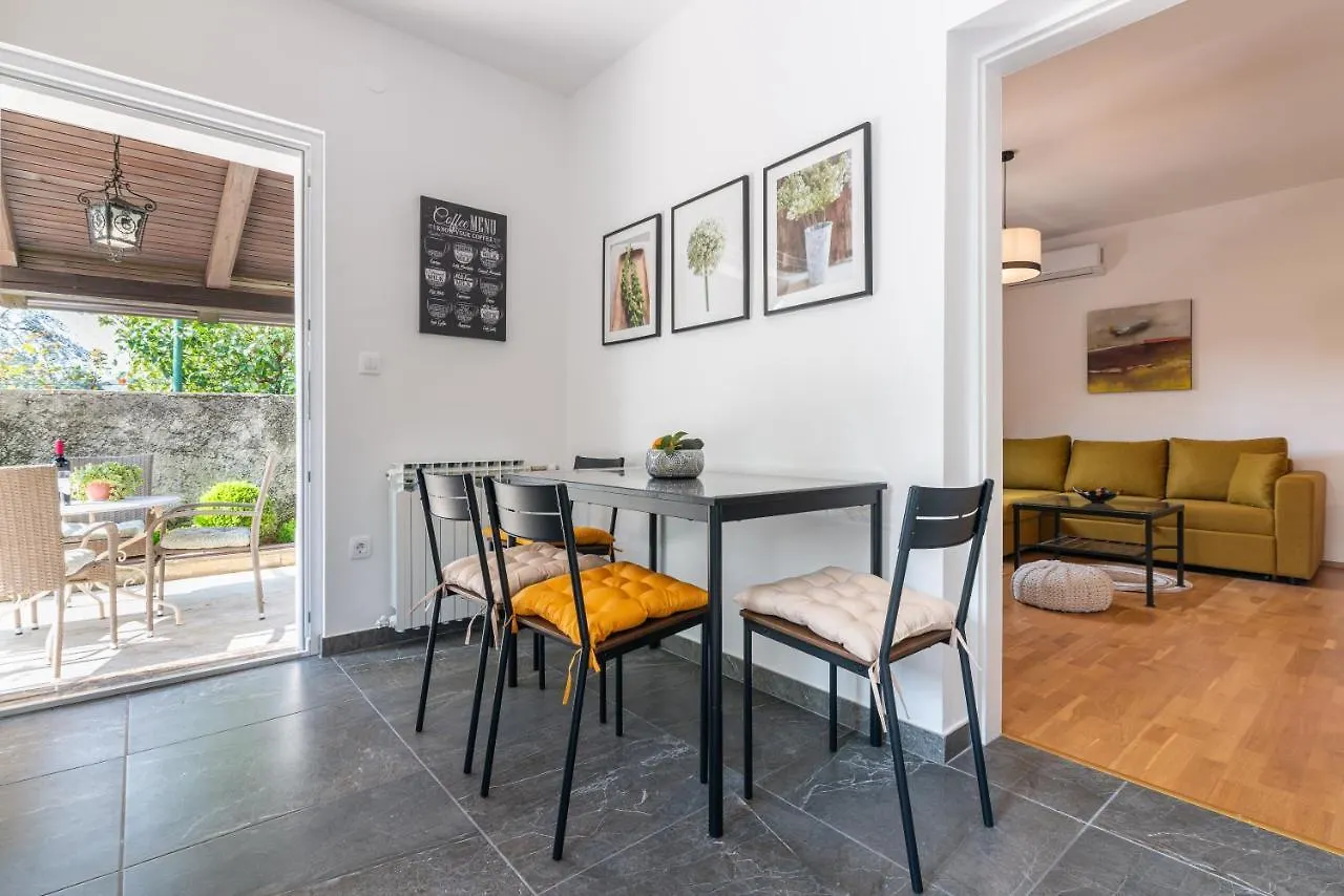 Apartment Giardino, Ika-Opatija Opric 0*,  Croatia